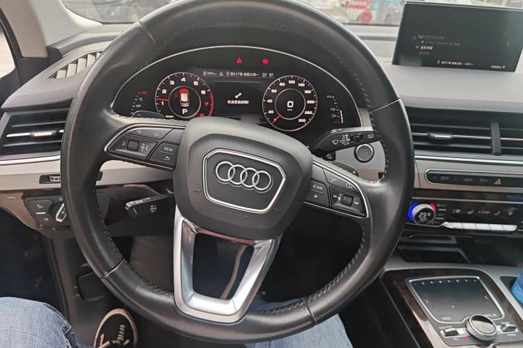 Used Audi Q7 2018 45 TFSI S line Sport Edition Steering Wheel