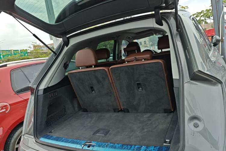 Used Audi Q7 2018 45 TFSI S line Sport Edition Trunk