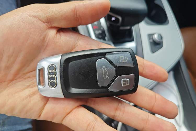 Used Audi Q7 2018 45 TFSI S line Sport Edition Vehicle Key