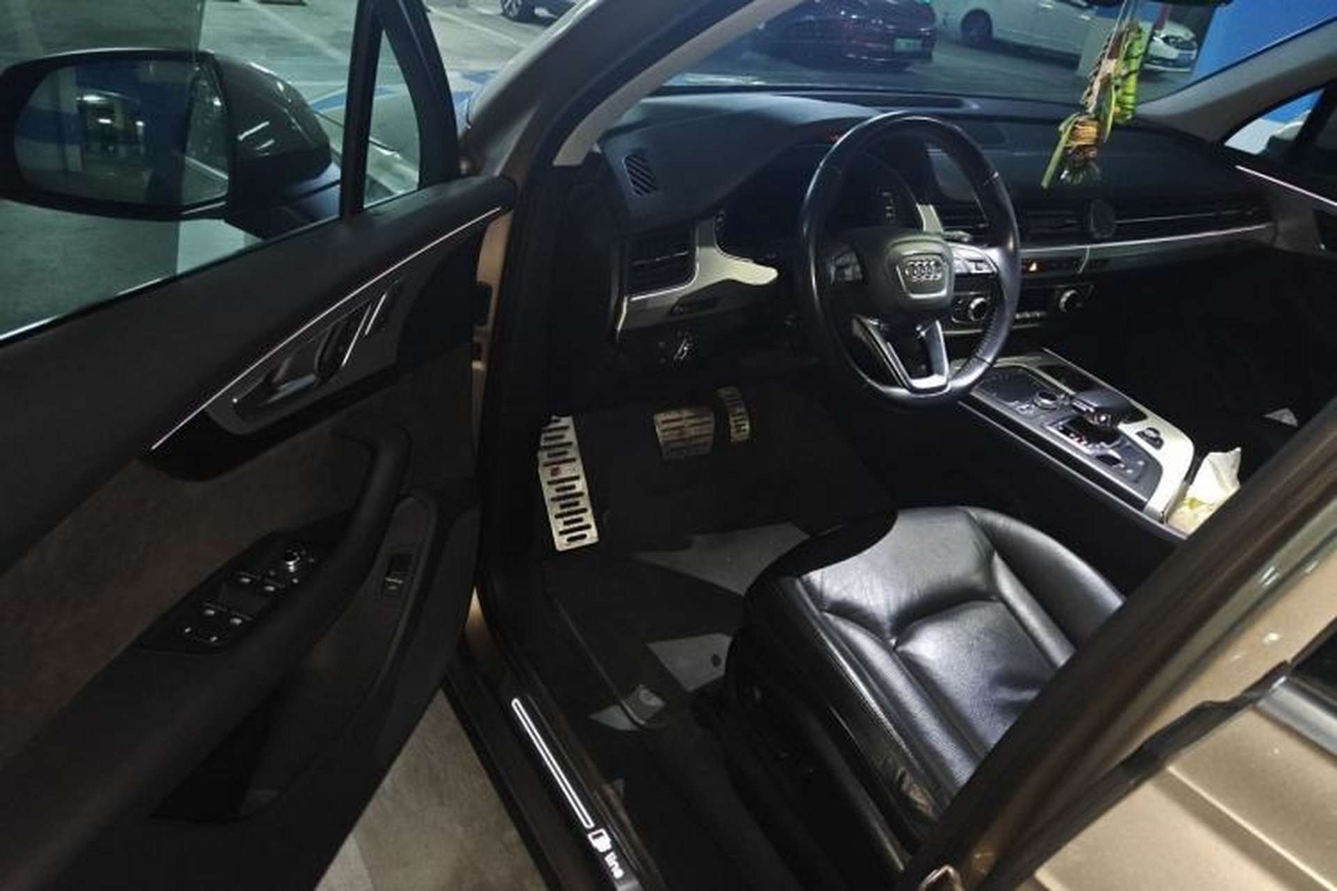 Used Audi Q7 2018 40 TFSI Comfort Model Driver Seat
