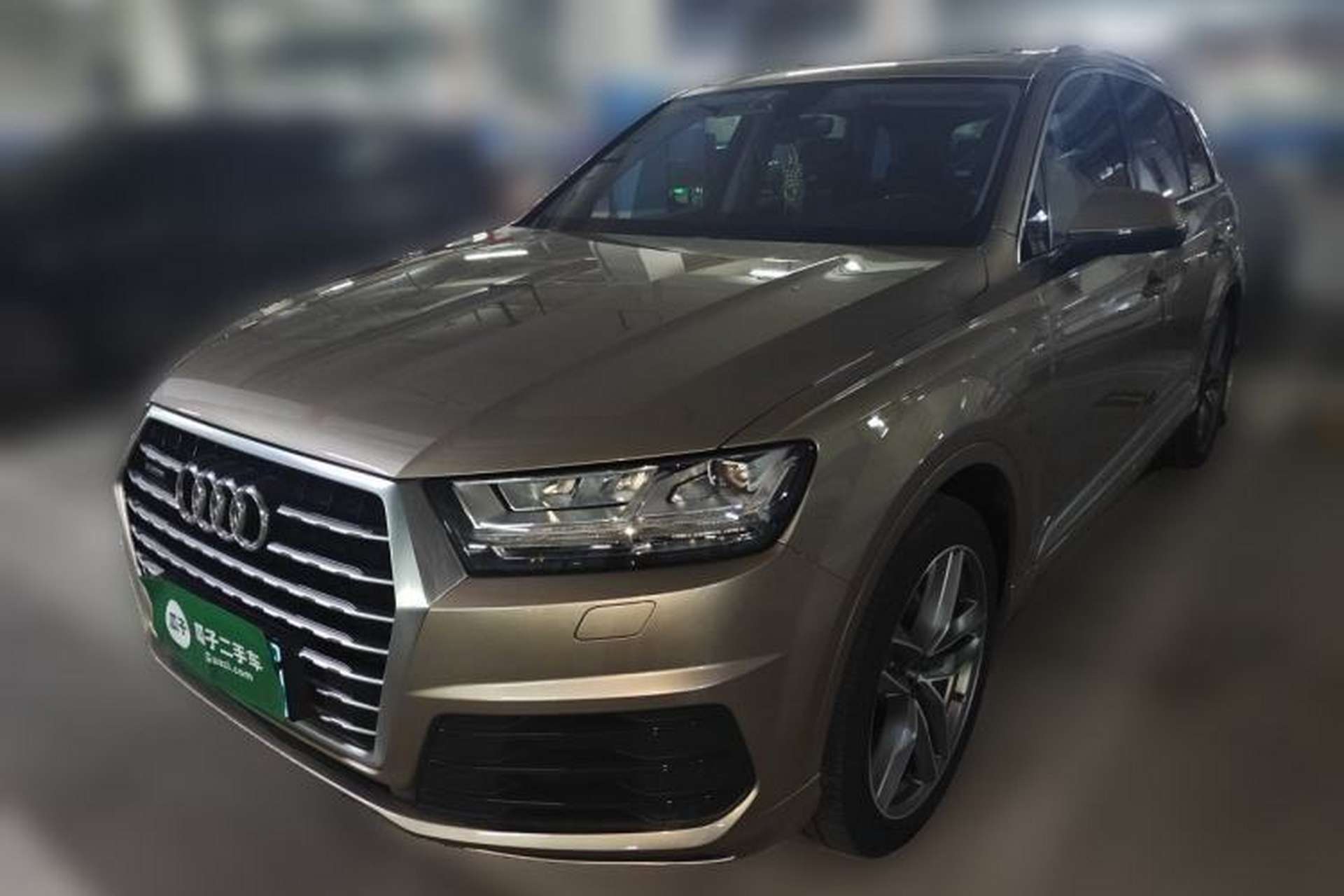 Used Audi Q7 2018 40 TFSI Comfort Model Front Left 45 Deg