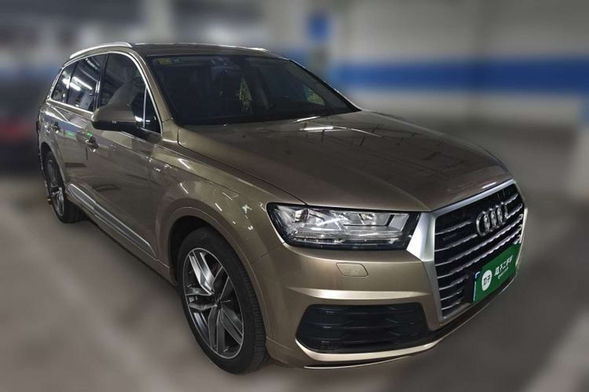 Used Audi Q7 2018 40 TFSI Comfort Model Front Right 45 Deg