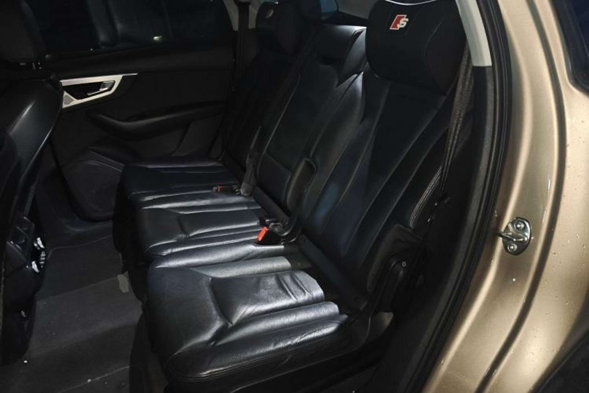 Used Audi Q7 2018 40 TFSI Comfort Model Left Rear Seat
