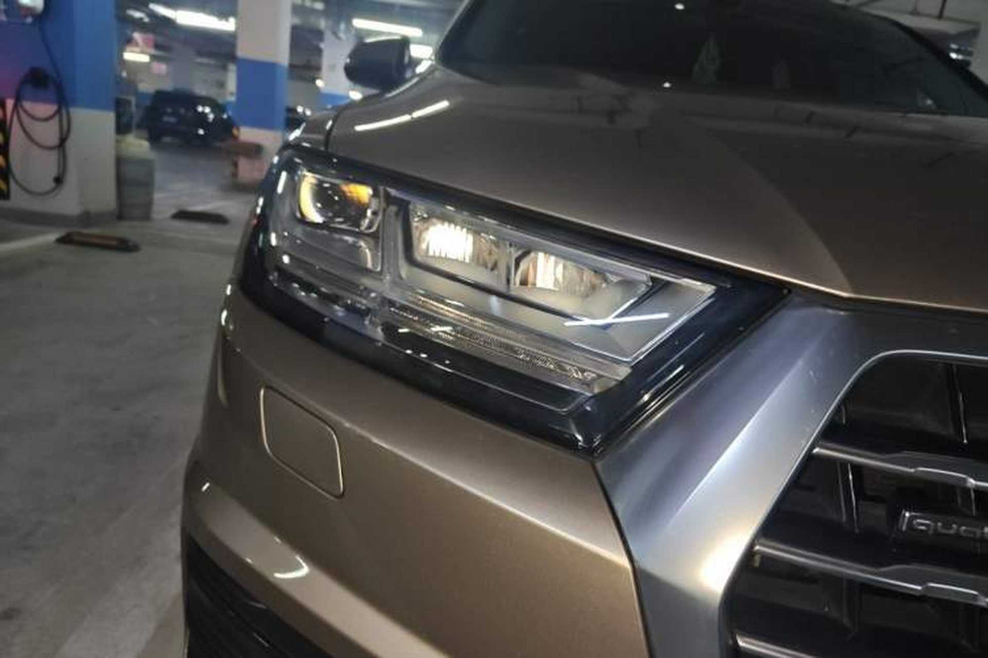 Used Audi Q7 2018 40 TFSI Comfort Model Right Front Headlight