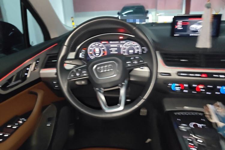 Used Audi Q7 2018 40 TFSI Comfort Model Steering Wheel