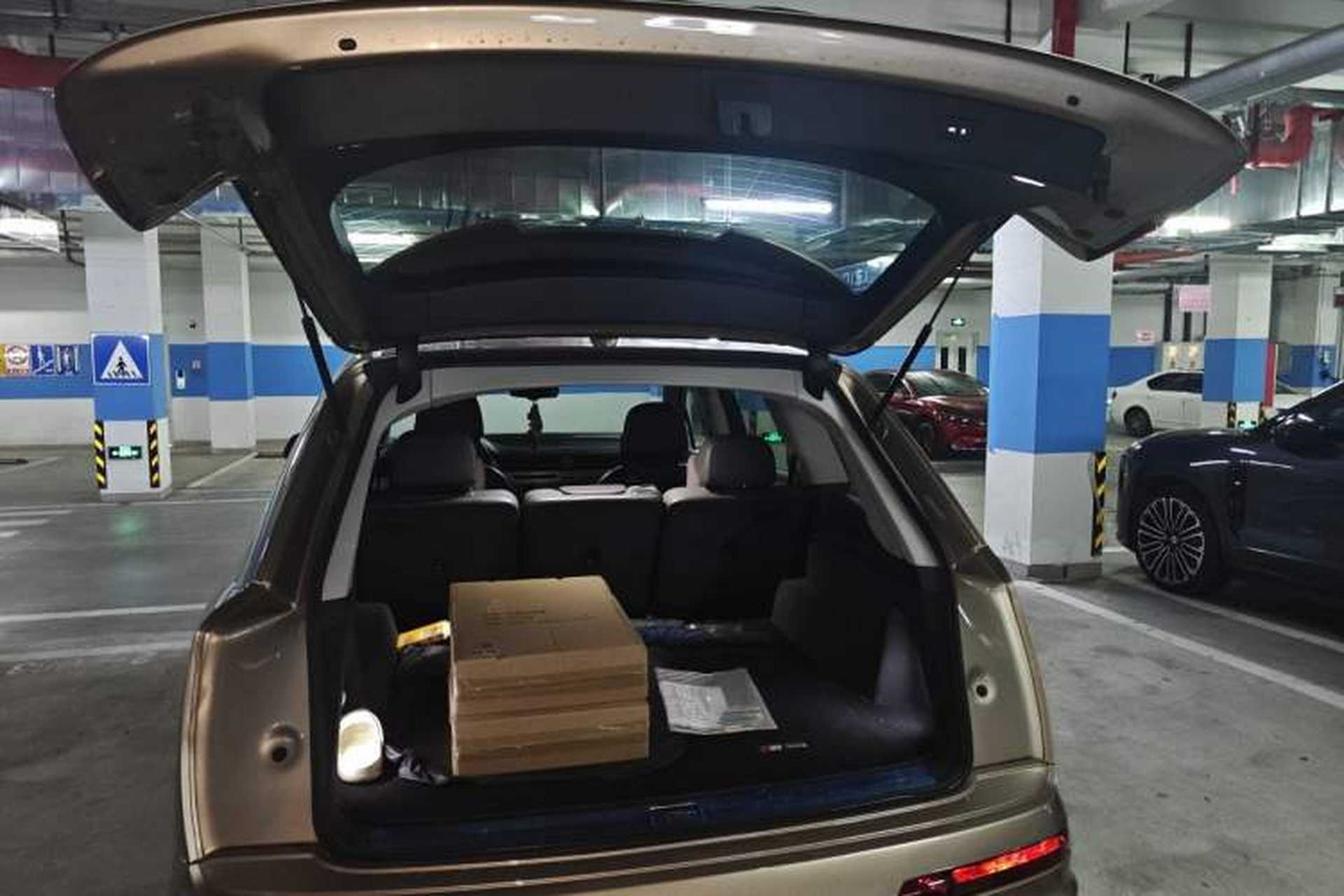 Used Audi Q7 2018 40 TFSI Comfort Model Trunk