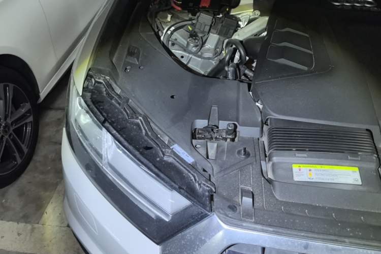 Used Audi Q7 2018 45 TFSI Technology Edition Engine Bay Right