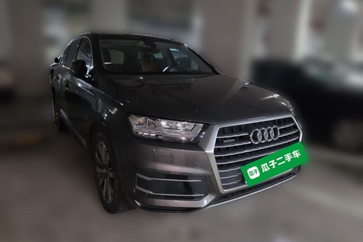 Used Audi Q7 2018 45 TFSI Technology Edition Front Right 45 Deg
