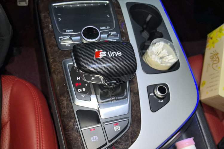 Used Audi Q7 2018 45 TFSI Technology Edition Gear Lever
