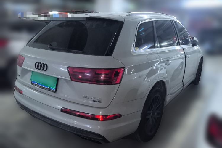 Used Audi Q7 2018 45 TFSI Technology Edition Rear Right 45 Deg