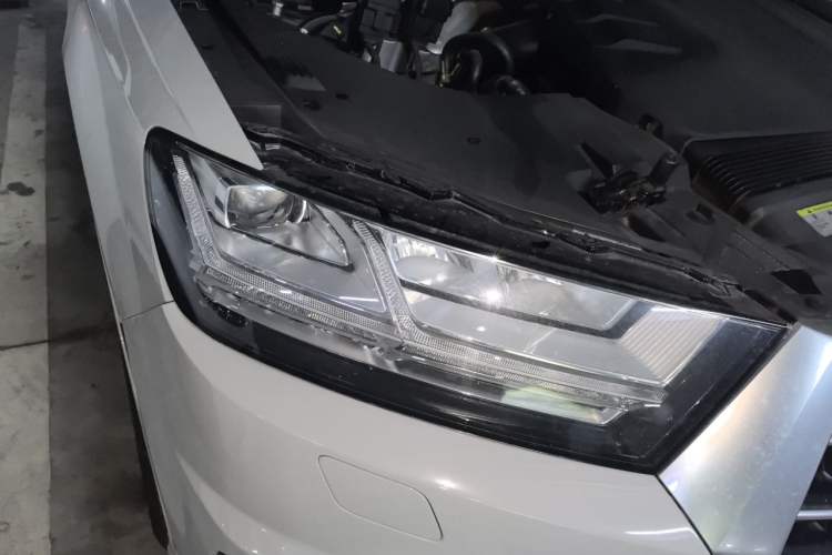 Used Audi Q7 2018 45 TFSI Technology Edition Right Front Headlight