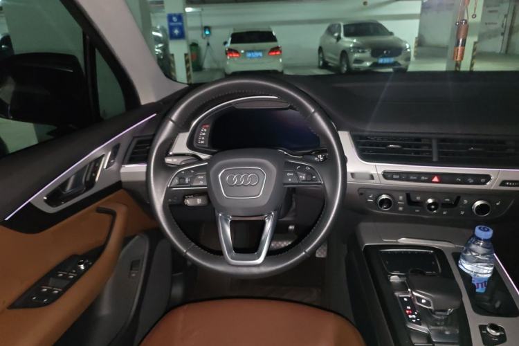 Used Audi Q7 2018 45 TFSI Technology Edition Steering Wheel