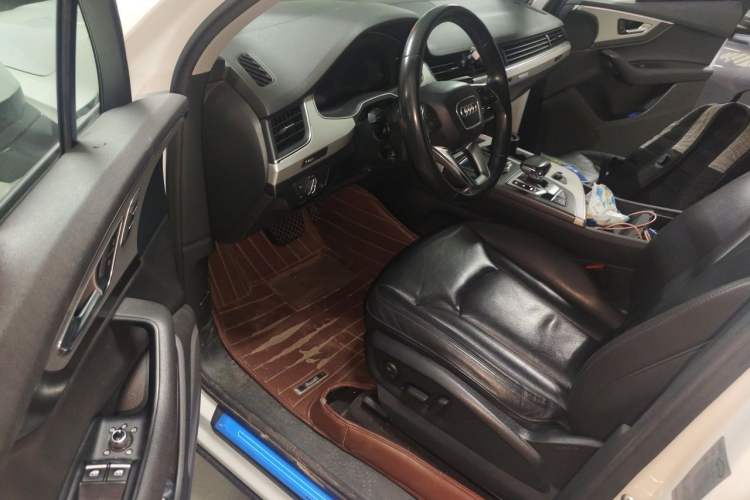 Used Audi Q7 2018 40 TFSI Comfort Model Driver Seat