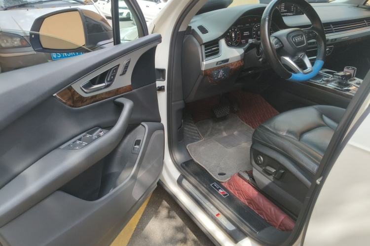 Used Audi Q7 2018 45 TFSI Technology Edition Driver Seat