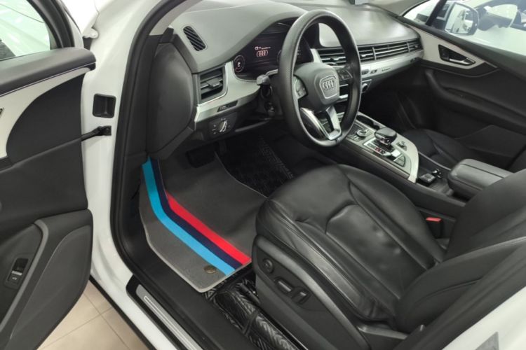 Used Audi Q7 2018 40 TFSI Comfort Model Driver Seat