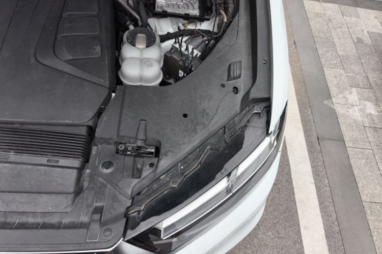 Used Audi Q7 2018 40 TFSI S line Sport Edition Engine Bay Left