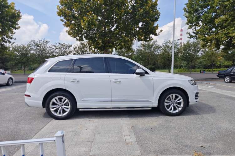 Used Audi Q7 2018 40 TFSI Comfort Model Exterior 2