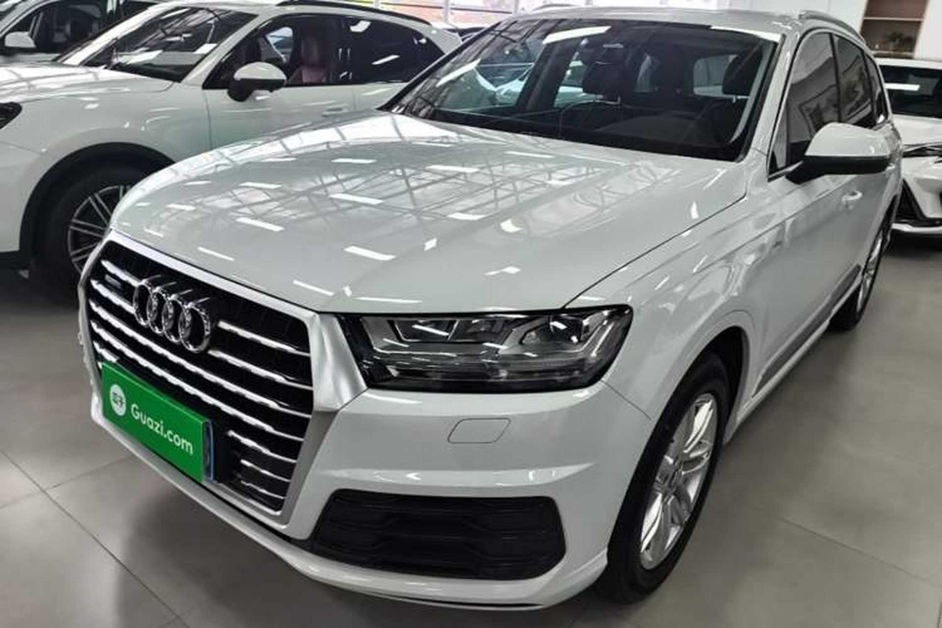 Used Audi Q7 2018 40 TFSI Comfort Model Front Left 45 Deg