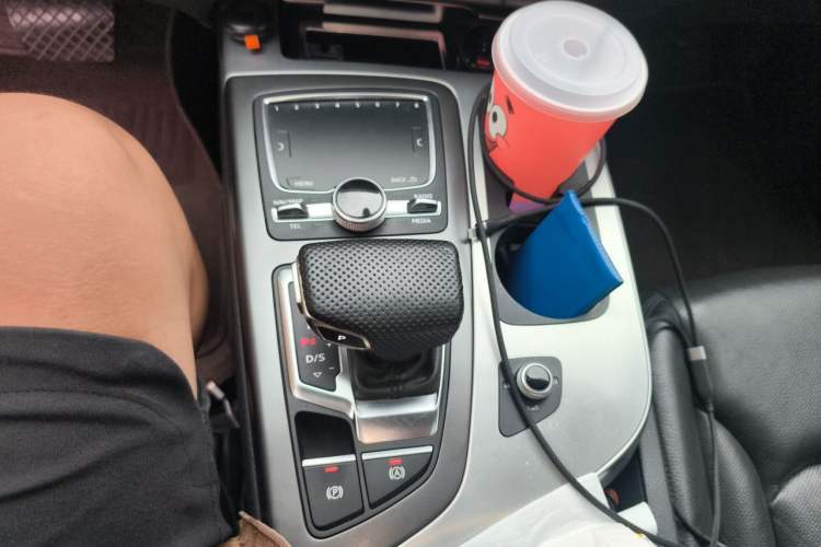 Used Audi Q7 2018 40 TFSI S line Sport Edition Gear Lever