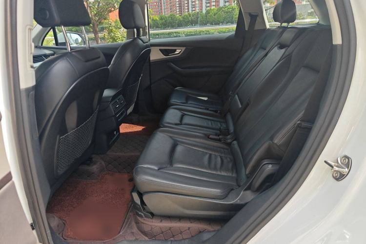 Used Audi Q7 2018 40 TFSI Comfort Model Interior 1