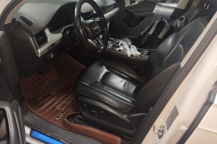 Used Audi Q7 2018 40 TFSI Comfort Model Left Front Seat