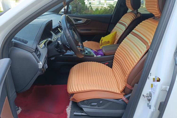 Used Audi Q7  Left Front Seat