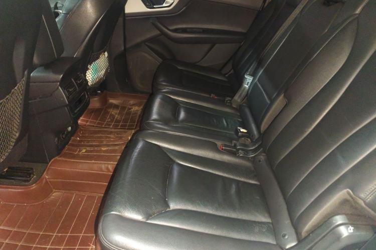 Used Audi Q7 2018 40 TFSI Comfort Model Left Rear Seat