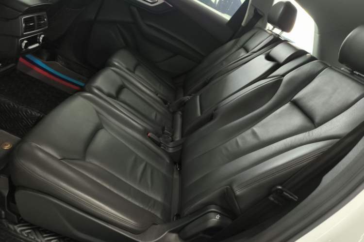 Used Audi Q7 2018 40 TFSI Comfort Model Left Rear Seat
