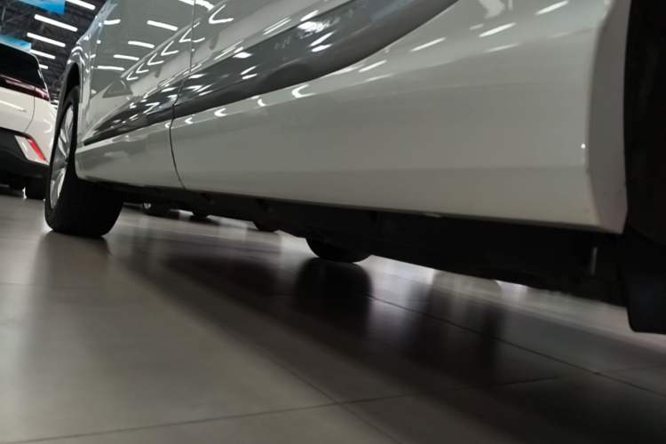 Used Audi Q7 2018 40 TFSI Comfort Model Left Side Sill