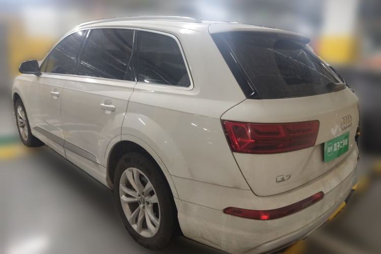Used Audi Q7 2018 40 TFSI Comfort Model Rear Left 45 Deg