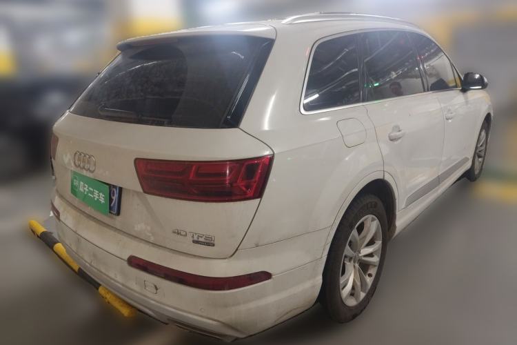 Used Audi Q7 2018 40 TFSI Comfort Model Rear Right 45 Deg