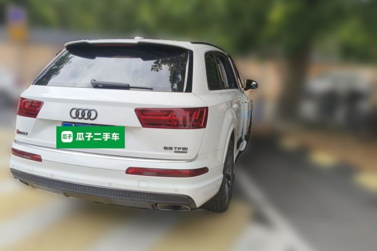Used Audi Q7 2018 45 TFSI Technology Edition Rear Right 45 Deg