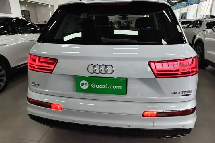 Used Audi Q7 2018 40 TFSI Comfort Model Rear