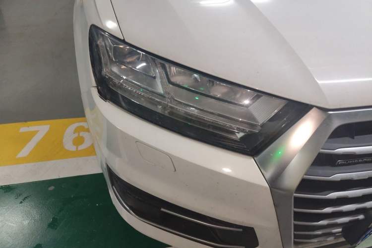 Used Audi Q7 2018 40 TFSI Comfort Model Right Front Headlight