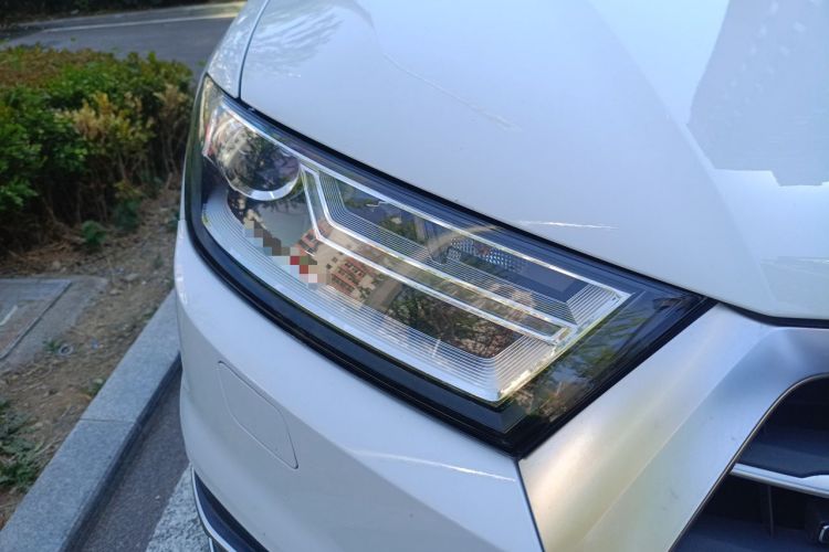 Used Audi Q7  Right Front Headlight