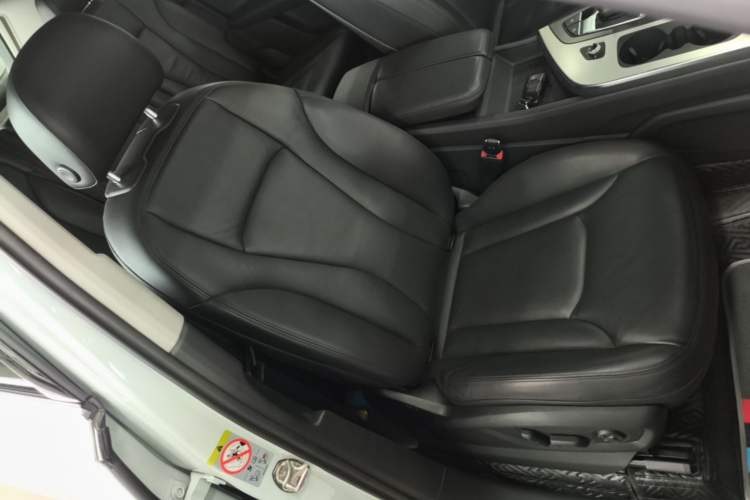 Used Audi Q7 2018 40 TFSI Comfort Model Right Front Seat