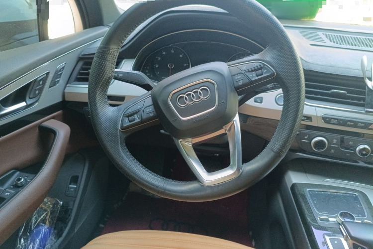 Used Audi Q7  Steering Wheel