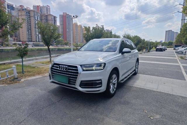 Used Audi Q7 2018 40 TFSI Comfort Model
