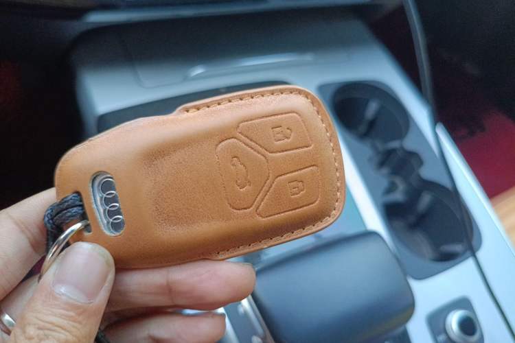 Used Audi Q7  Vehicle Key