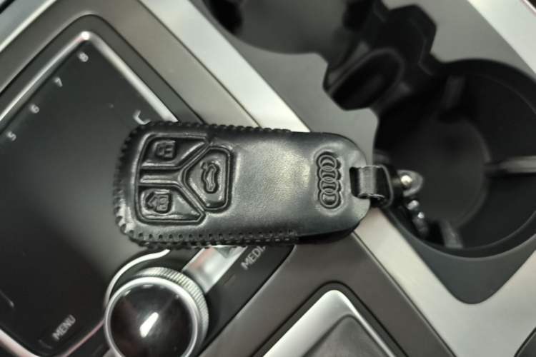 Used Audi Q7 2018 40 TFSI Comfort Model Vehicle Key