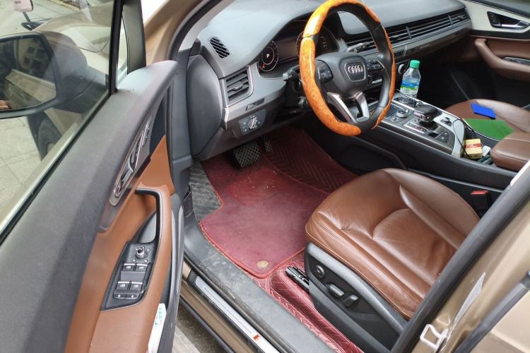 Used Audi Q7 2018 40 TFSI Comfort Model Driver Seat