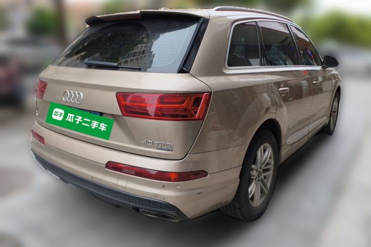 Used Audi Q7 2018 40 TFSI Comfort Model Rear Right 45 Deg