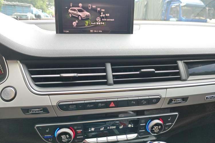 Used Audi Q7 2019 55 TFSI S line Sport Edition Audio And AC Panel