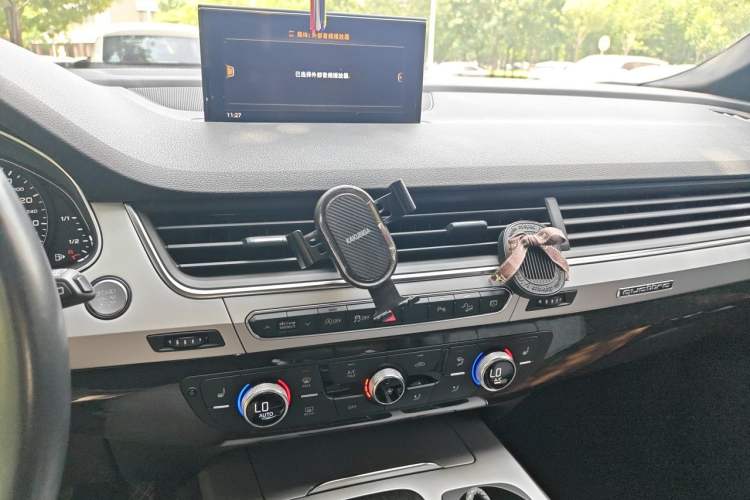 Used Audi Q7  Audio And AC Panel
