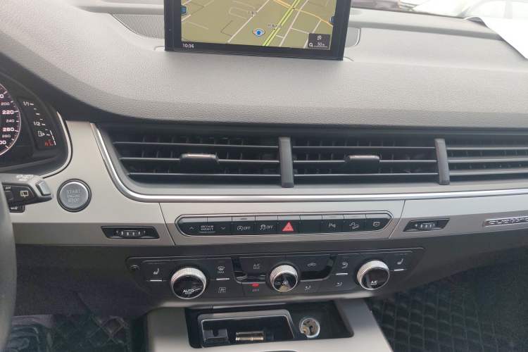 Used Audi Q7 2019 45 TFSI Comfort Model Audio And AC Panel