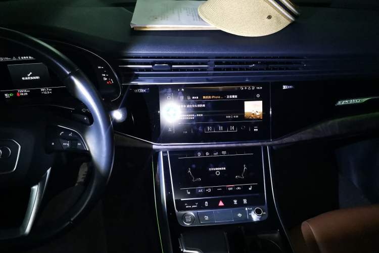 Used Audi Q7 2019 55 TFSI S line Sport Edition Audio And AC Panel