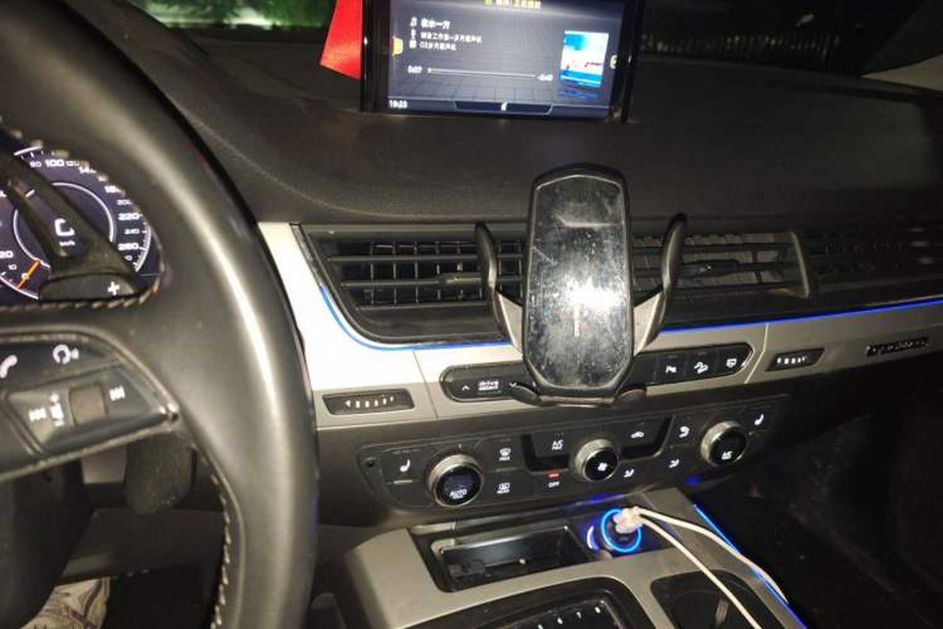 Used Audi Q7 2019 45 TFSI Comfort Model Audio And AC Panel