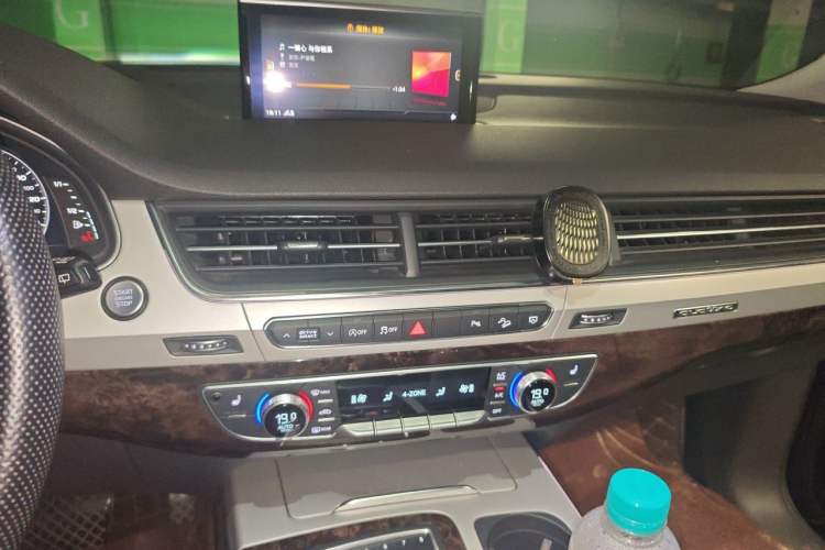 Used Audi Q7 2019 55 TFSI S line Sport Edition Audio And AC Panel