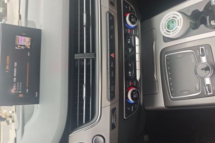 Used Audi Q7 2019 55 TFSI Technology Edition Audio And AC Panel
