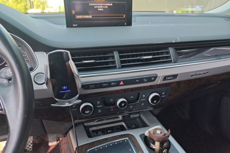 Used Audi Q7 2019 55 TFSI Technology Edition Audio And AC Panel